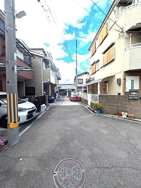 【前面道路】過ごしやすい閑静な住宅地の環境です。