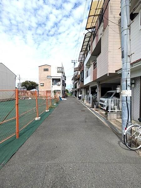 【前面道路】西側　幅員約3．8ｍ