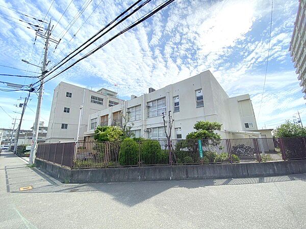 大阪市立長吉中学校まで387m