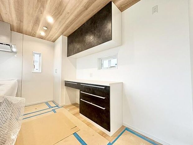 ご夫婦や親子での料理をする時間が楽しくなる使い勝手の良い、広いワークトップ♪