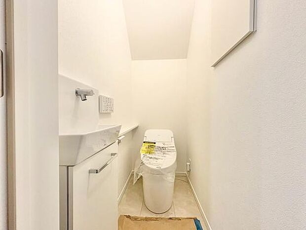 1階2階どちらにもトイレがあるって本当に便利ですね。