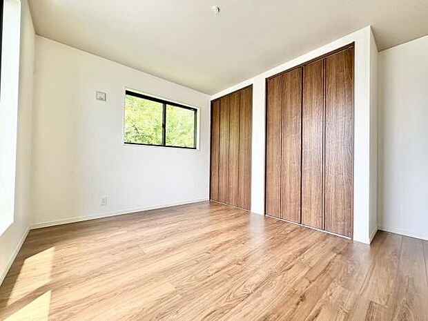 一人ひとりの大切なプライベート空間。趣味・感性で個性的に飾って頂けるようシンプルに仕上げてあります。ゆとりある広さで、一人の時間をゆったりと過ごせる安らぐお部屋になるはずです♪