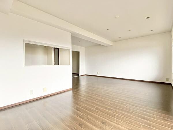 家族の一体感を感じられるLDK！家族と過ごす時間を大切にする方にぴったりの住空間です♪