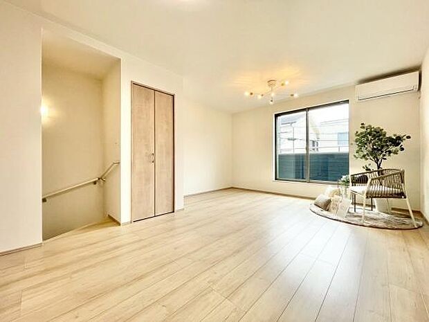 ご家族の対話を重視したリビングイン階段！『ただいま！』『おかえり！』の声がいつも聞こえて安心です♪