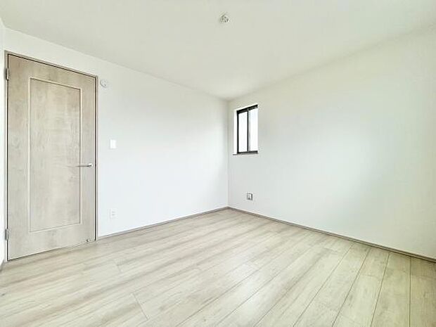 家族一人ひとりの大切なプライベート空間。趣味に合わせて使って頂けるようシンプルに仕上げてあります。暮らし心地を大きく左右する収納を、適材適所に配置し使い勝手を考慮しました。