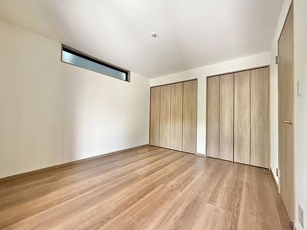 全居室には収納を完備！普段使いのお洋服や小物はもちろん、季節物のお洋服などもしっかりと整理整頓おしまい頂けます。居室空間をより広く隅々までお使いいただけますね♪