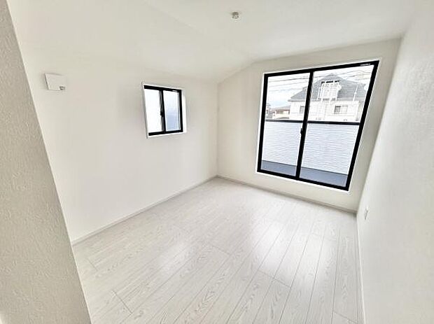 通風・採光にも優れ、心地よい光と風があふれています。 贅沢といえるほどの豊かな居住性と、プライドを満たすクオリティが見事に調和した住空間。