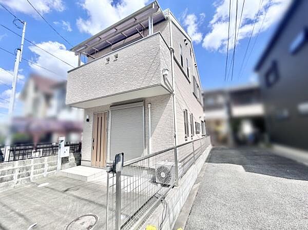 周辺は落ち着いた住環境ですので子育て世代のご家族にもおすすめ！