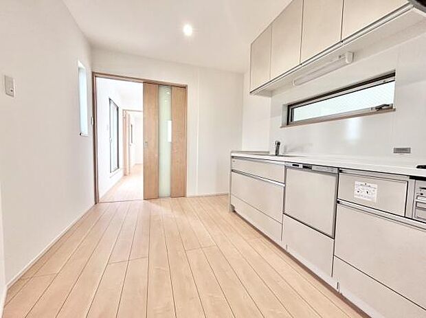 ご夫婦や親子での料理をする時間が楽しくなる使い勝手の良い、広いワークトップ♪