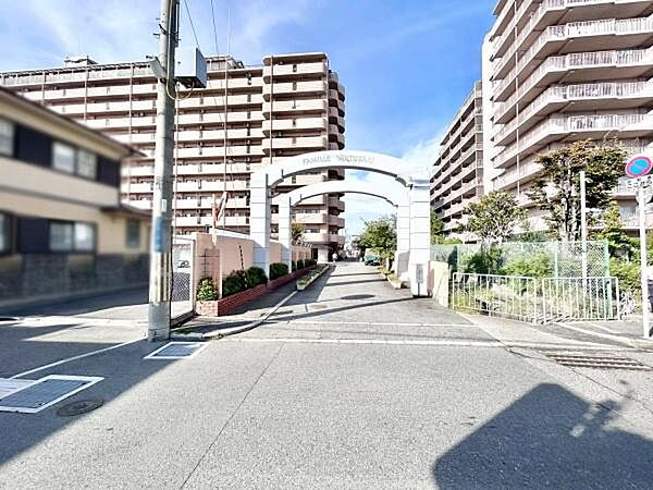 カナートモール松原まで約820ｍ！