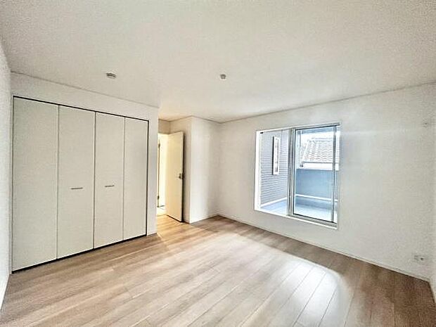 一人ひとりの大切なプライベート空間。趣味・感性で個性的に飾って頂けるようシンプルに仕上げてあります。ゆとりある広さで、一人の時間をゆったりと過ごせる安らぐお部屋になるはずです♪