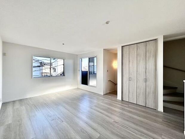 室内にいても、たっぷりの陽光と爽やかな風を感じて頂けます！ご家族と穏やかに過ごす、心地の良い時間が流れます。