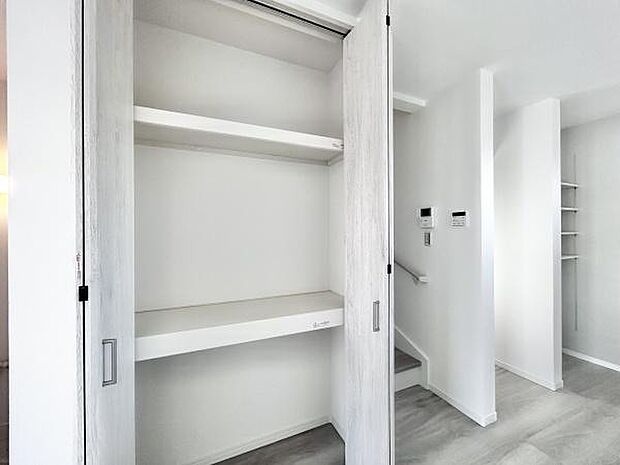 収納がたくさんございますので、是非ご活用下さい♪