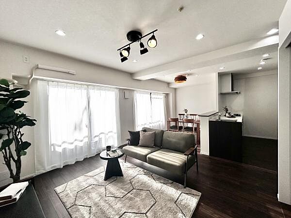 室内にいても、たっぷりの陽光と爽やかな風を感じて頂けます！ご家族と穏やかに過ごす、心地の良い時間が流れます。