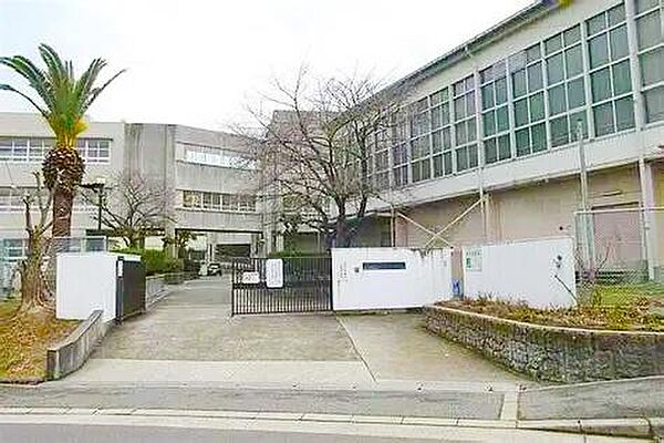 堺市立原山台中学校まで830m