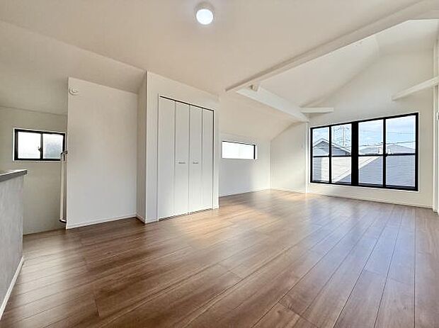 ご家族の対話を重視したリビングイン階段！『ただいま！』『おかえり！』の声がいつも聞こえて安心です♪