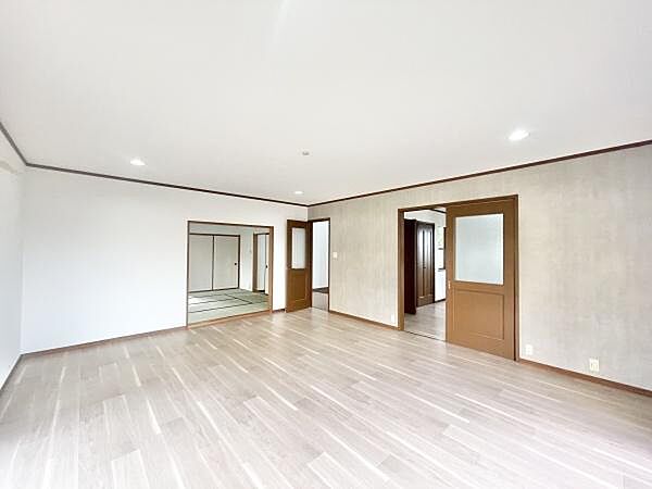 家族の一体感を感じられるDK！家族と過ごす時間を大切にする方にぴったりの住空間です♪