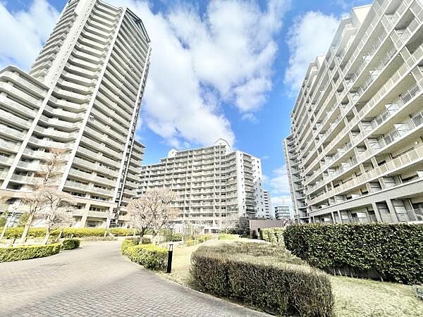 当物件については、居住中の為見学日程を別途営業担当よりお電話で調整させて頂くことがございます。予めご了承くださいませ。