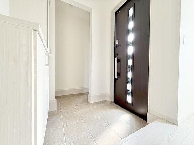 シュークロークもあるので、靴がたくさんあっても安心！気持ちの良い朝は、毎日ここからスタートしていきます♪