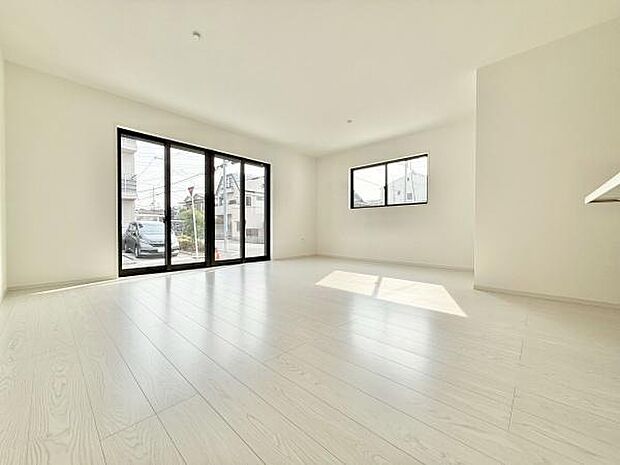 18帖のリビングダイニング。リビングは家族のオアシスへ毎日家族が笑顔で生活する空間であるリビング。