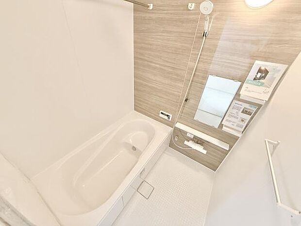 日頃の疲れを癒すにはもってこいの落ち着いた雰囲気のバスルームになります♪