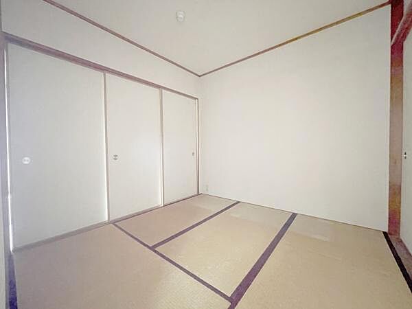 畳の上で横になったりとご家族のリラックススペースになりそうです♪