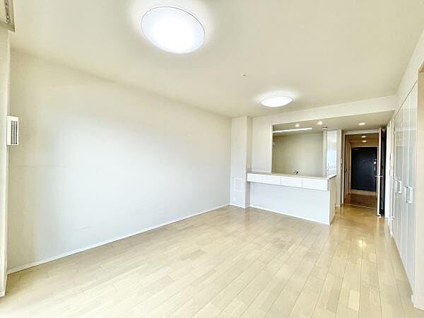 14.4帖のリビングダイニング。リビングは家族のオアシスへ毎日家族が笑顔で生活する空間であるリビング。