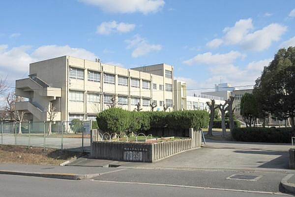 堺市立赤坂台中学校まで1600m