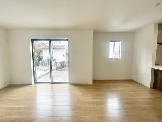 大切なご家族が集まるからこそLDKはこだわりたい!休日はおひさまの光をたっぷりと取りこめるリビングでゆったりと過ごしませんか?