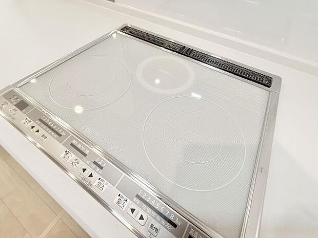 IHクッキングヒータ―で、掃除もしやすく奥様の家事もラクラク！