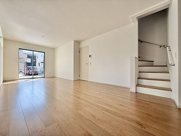 ご家族の対話を重視したリビングイン階段！『ただいま！』『おかえり！』の声がいつも聞こえて安心です♪