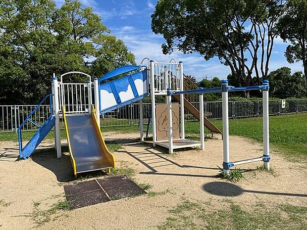 神野公園まで1100m