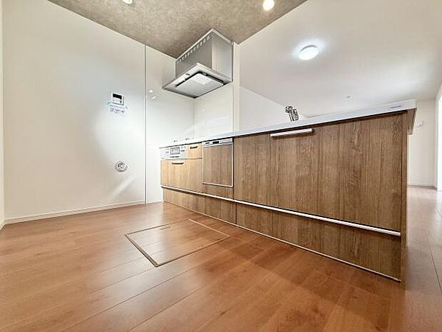 本を読みながら料理をしたり、家族とコミュニケーションを取りながら家事をしたり。毎日必ず使い、案外長い時間を過ごす場所だからこそ妥協したくない部分ですね♪