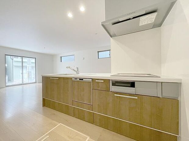 本を読みながら料理をしたり、家族とコミュニケーションを取りながら家事をしたり。毎日必ず使い、案外長い時間を過ごす場所だからこそ妥協したくない部分ですね♪