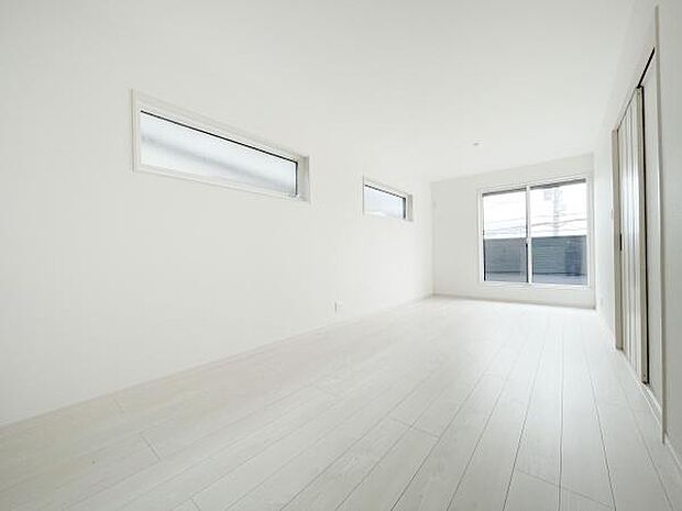 室内にいても、たっぷりの陽光と爽やかな風を感じて頂けます！ご家族と穏やかに過ごす、心地の良い時間が流れます。
