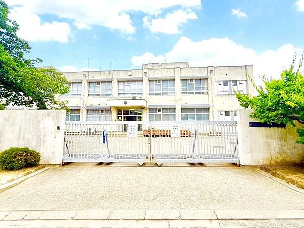 堺市立登美丘中学校まで2000m