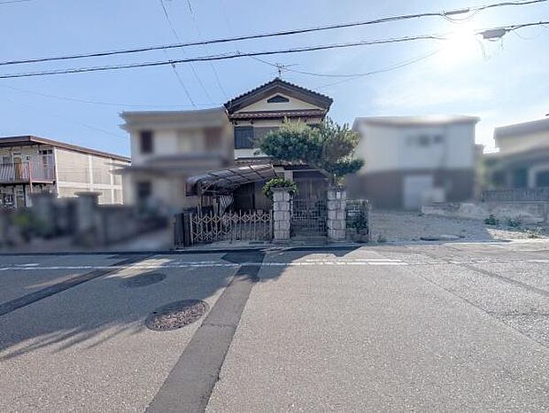 毎日のお散歩も快適なエリアで、ゆとりある住環境が整っています。