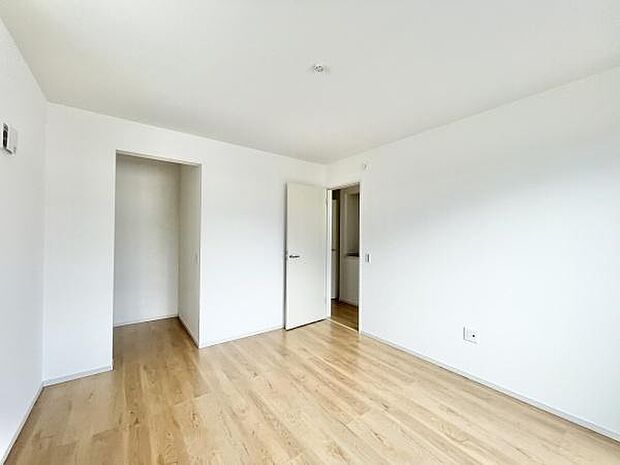 約6帖の洋室です!WIC付きのお部屋になります!