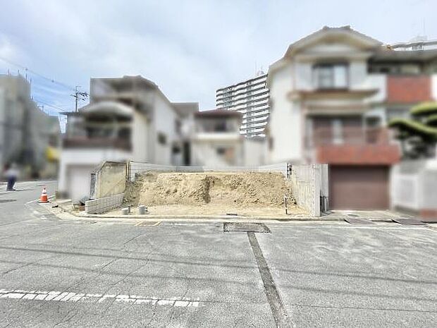 全面道路:幅員約8m!前面道路は交通量も少なく、安心してお住まい頂けます!