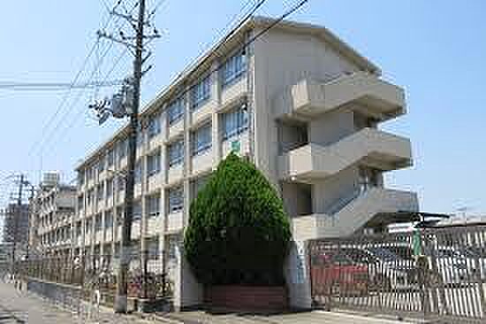 堺市立三宝小学校まで930m