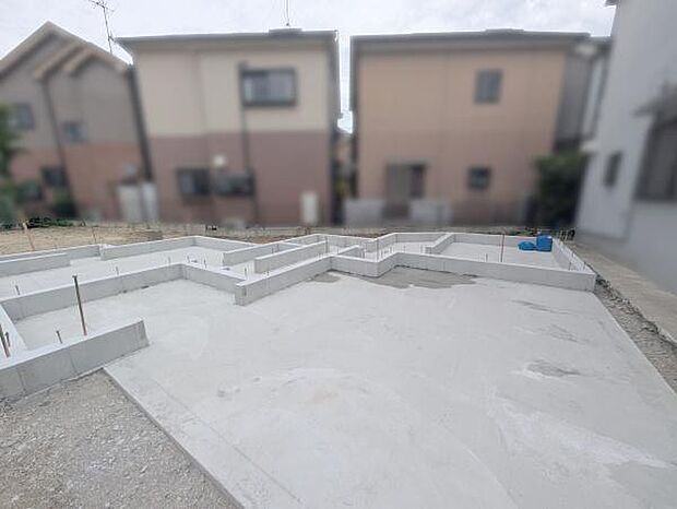 流行に左右されず、将来にわたって価値が継続する「上質」な佇まい。親しみやすさといった暮らしを豊かにしてくれる住空間です。