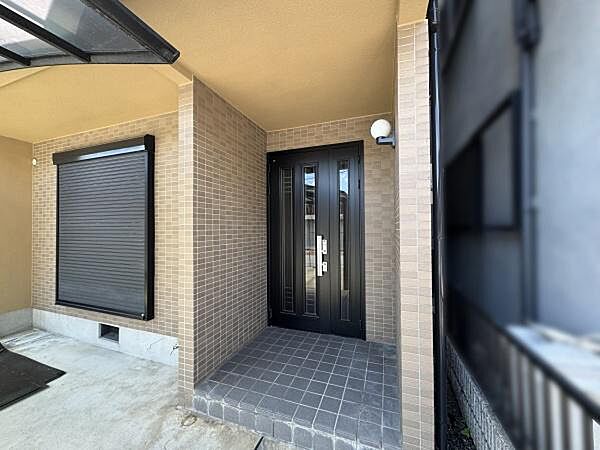 流行に左右されず、将来にわたって価値が継続する「上質」な佇まい。親しみやすさといった暮らしを豊かにしてくれる住空間です。