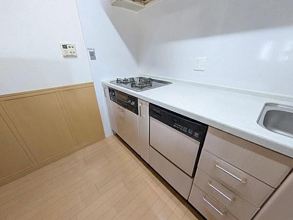 三口コンロでお料理がはかどりますね♪お料理も気分よくできそうです！