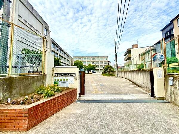 堺市立中百舌鳥中学校まで1100m
