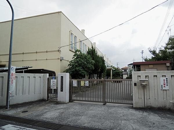 松原市立松原南小学校まで950m