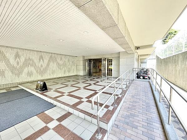 オートロックのエントランスで安心！