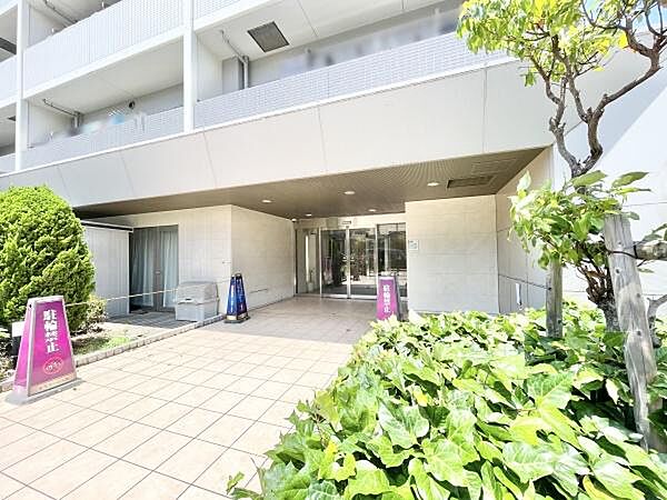 流行に左右されず、将来にわたって価値が継続する「上質」な佇まい。親しみやすさといった暮らしを豊かにしてくれる住空間です。