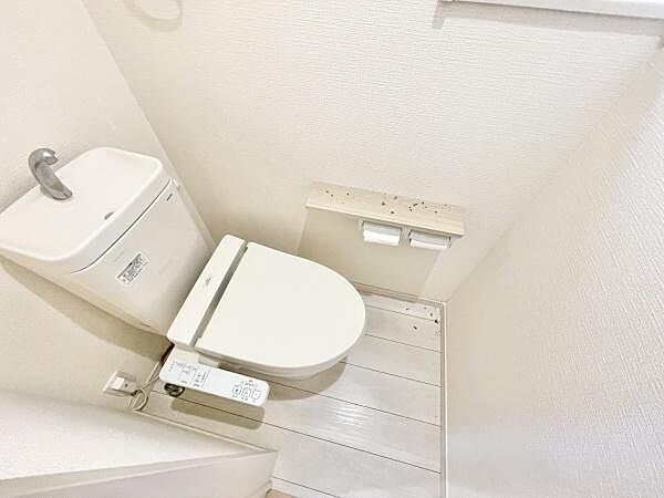 1階2階どちらにもトイレがあるって本当に便利ですね。