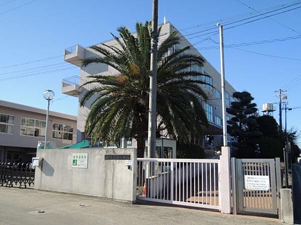 堺市立平尾小学校まで850m