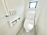 トイレ：節水型でエコなトイレには、今では当たり前のウォシュレット付き。便座を温める機能付き！